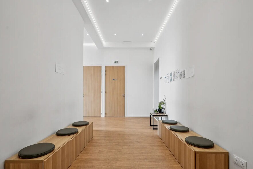 Office in Paris for sale - Interior Photo - Image 3 of 9