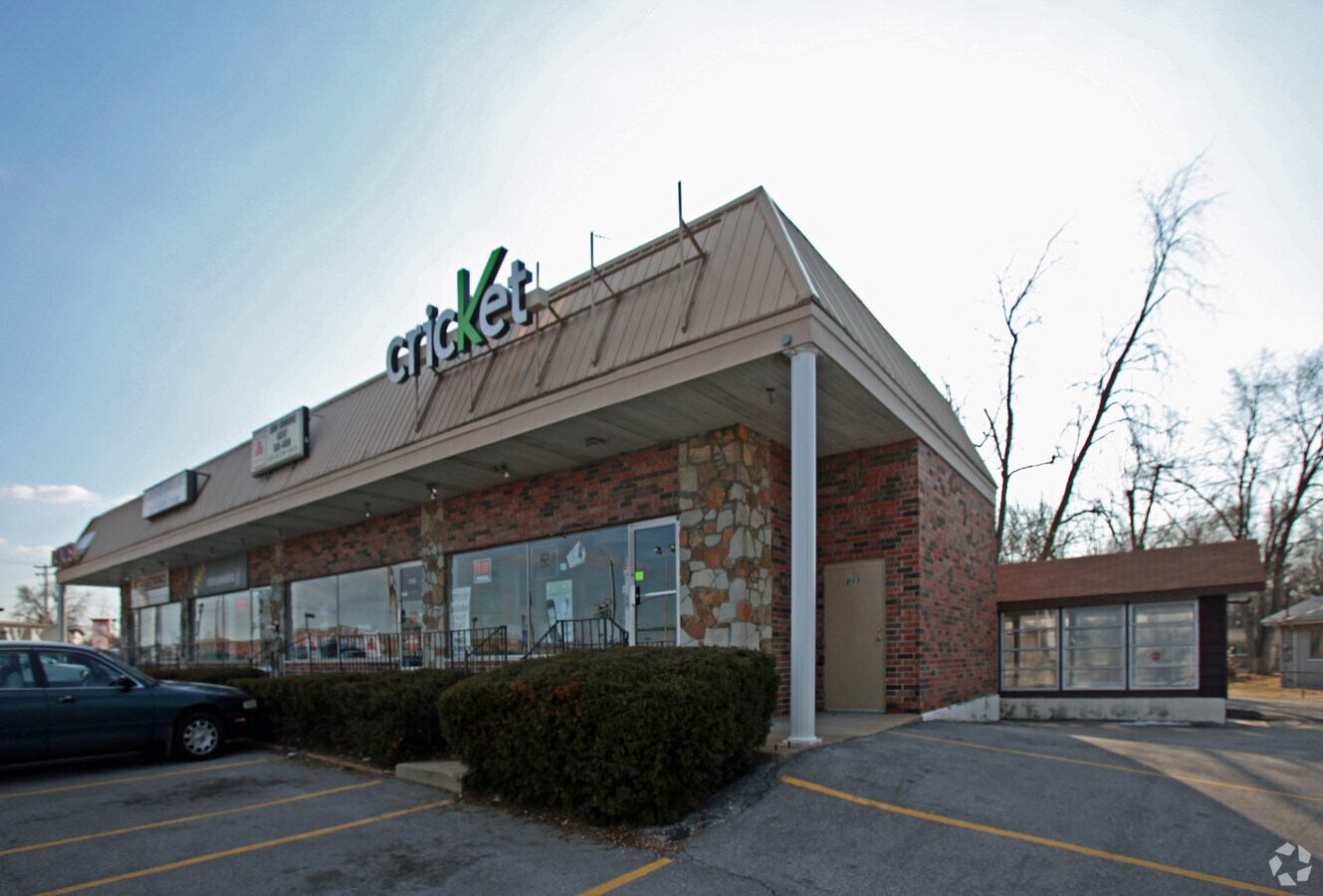 81318143 N Lindbergh Blvd, Florissant, MO 63031