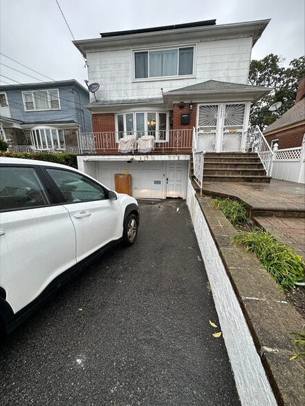 2422 Cornaga Ave, Far Rockaway, NY for lease - Building Photo - Image 1 of 5