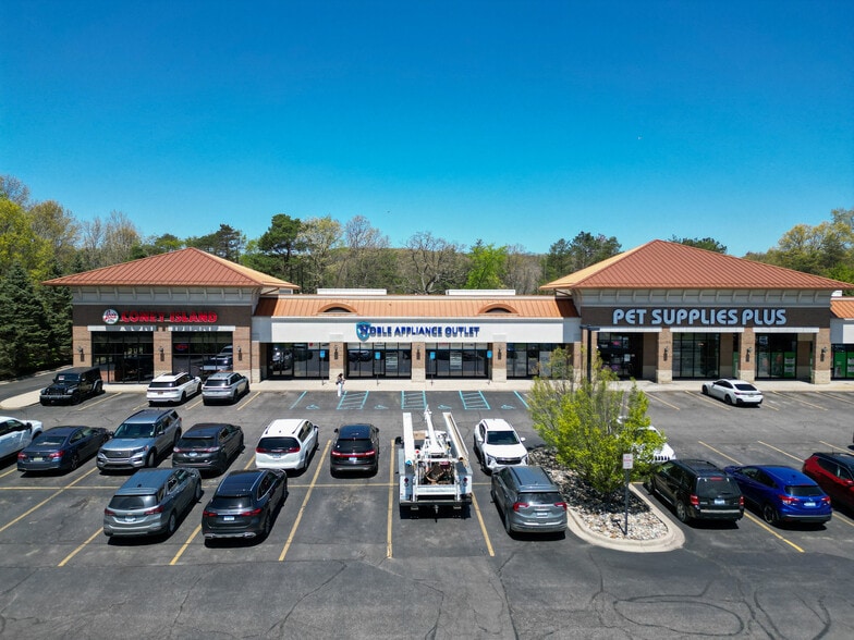 Highland Rd, White Lake, MI for lease - Building Photo - Image 3 of 4