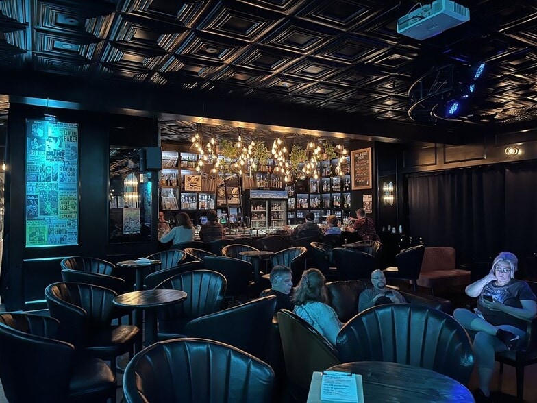 206 N 3rd St, Las Vegas, NV for lease - Building Photo - Image 2 of 9