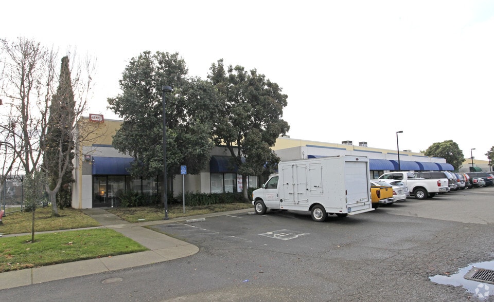 4723 Tidewater Ave, Oakland, CA for lease - Building Photo - Image 3 of 4
