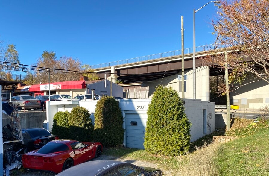 915A Weston Rd, Toronto, ON for sale - Primary Photo - Image 1 of 5