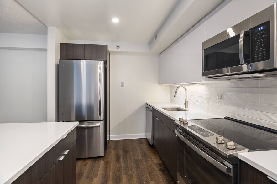 801 15th St S, Arlington, VA for sale - Building Photo - Image 1 of 1