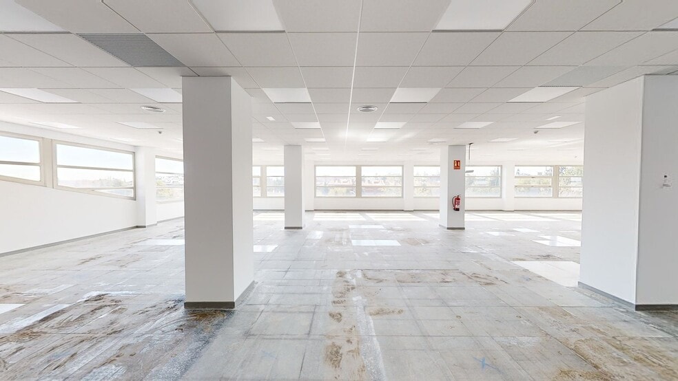 Calle Caléndula, 13, Alcobendas, Madrid for lease - Matterport 3D Scan - Image 2 of 27