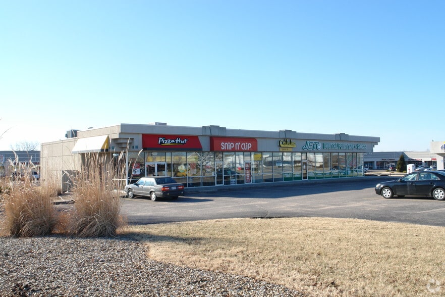 8821 W 21st St, Wichita, KS for lease - Primary Photo - Image 3 of 3