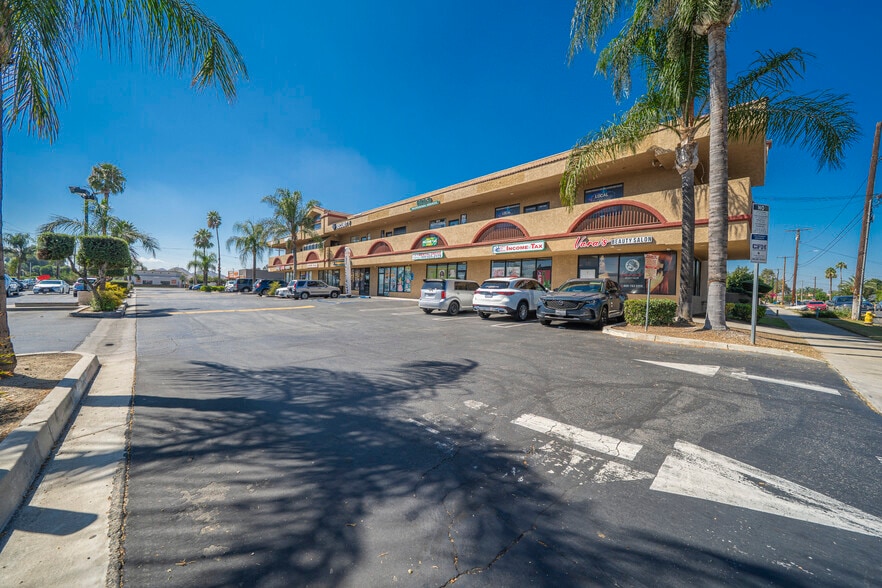 821-833 W Valley Blvd, Colton, CA for sale - Building Photo - Image 2 of 12