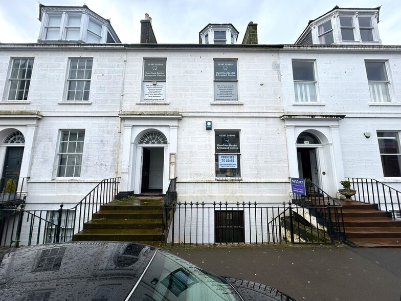 27 Castle Street, Dumfries for lease - Primary Photo - Image 1 of 11