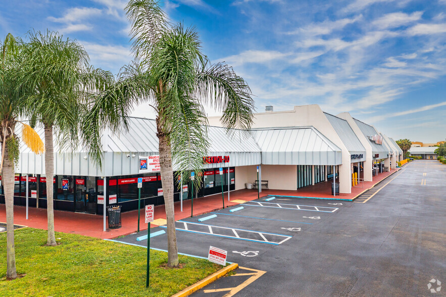 10000-10098 W Mcnab Rd, Tamarac, FL for lease - Building Photo - Image 2 of 9