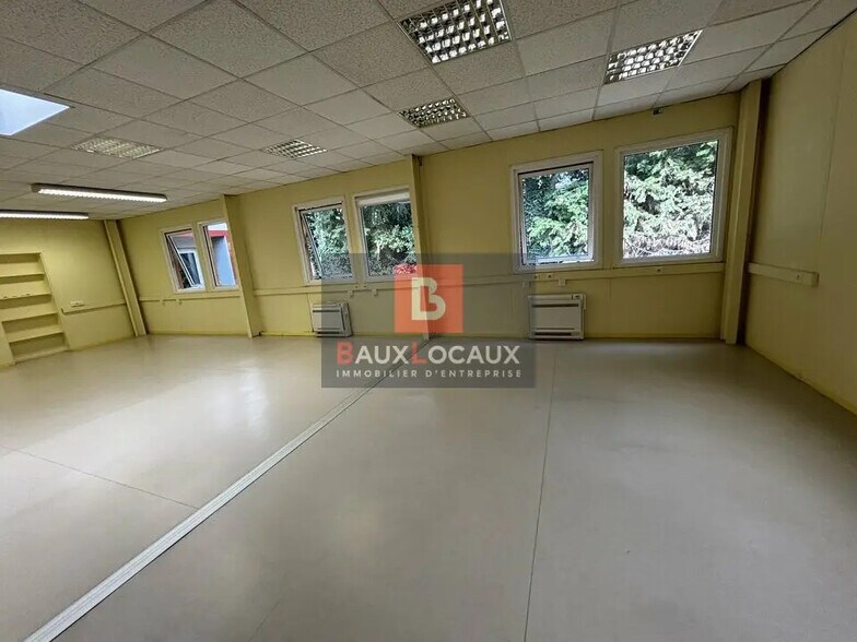 Office in Avignon for sale - Interior Photo - Image 2 of 23