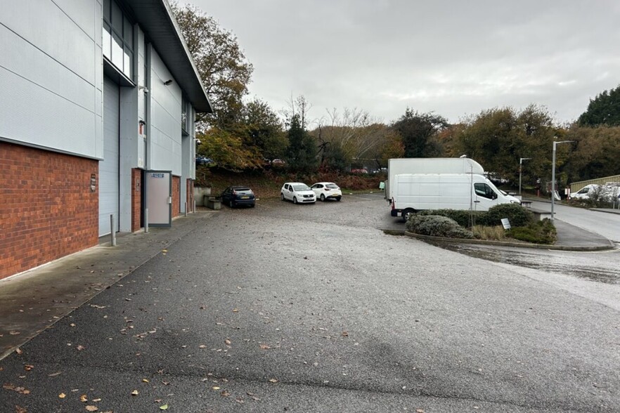 20 Estover Close, Plymouth for lease - Building Photo - Image 2 of 2