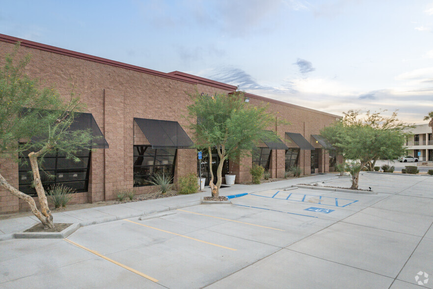 77851 Los Montanas Rd, Palm Desert, CA for lease - Building Photo - Image 3 of 31