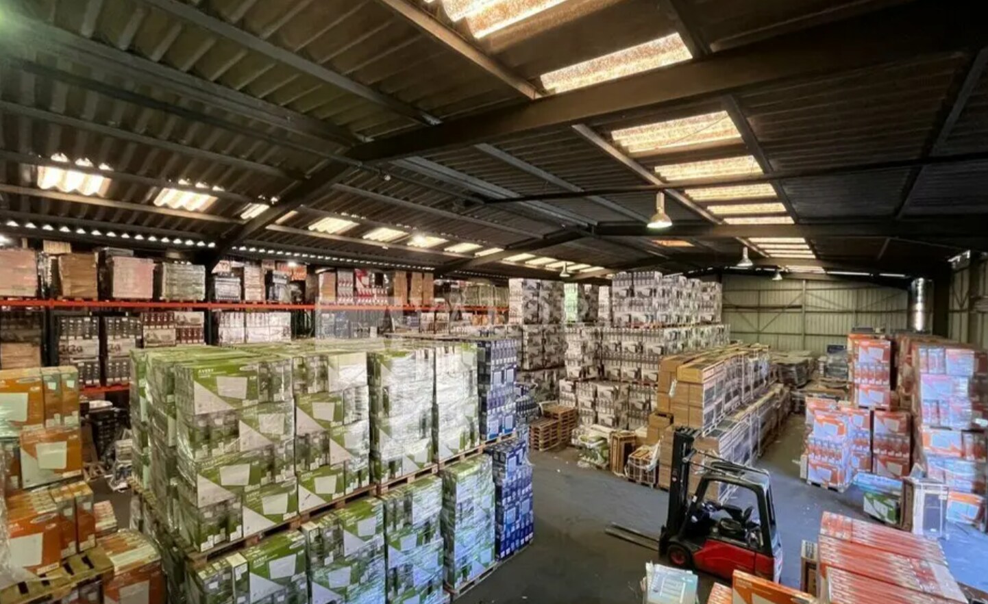 Industrial in Bouc-Bel-Air for lease Interior Photo- Image 1 of 6