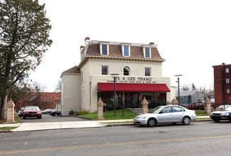 More details for 2404 Main St, Hartford, CT - Retail for Sale