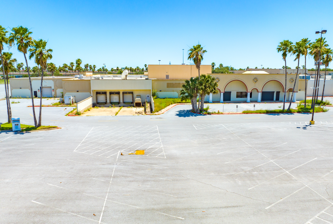 2002 S Expressway 83, Harlingen, TX for lease Building Photo- Image 1 of 4