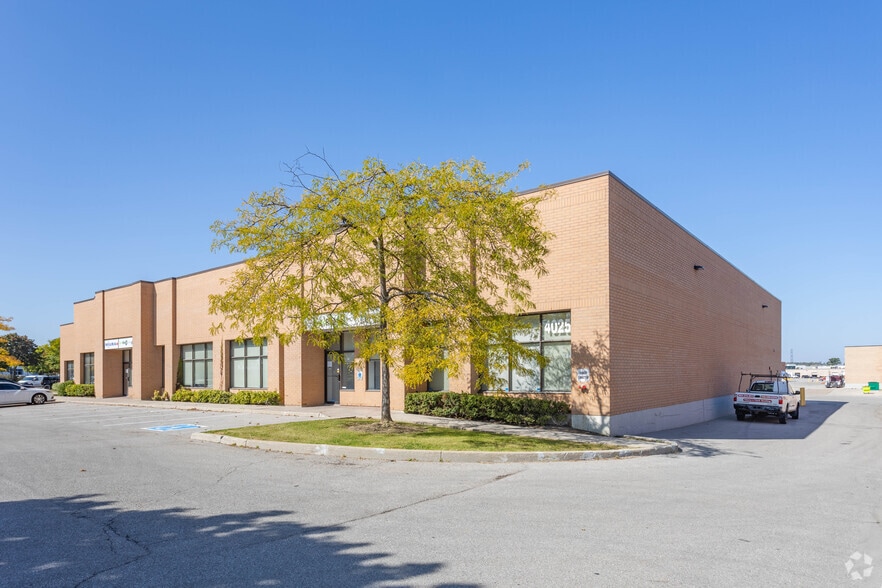 4025 Sladeview Cres, Mississauga, ON for lease - Primary Photo - Image 1 of 3