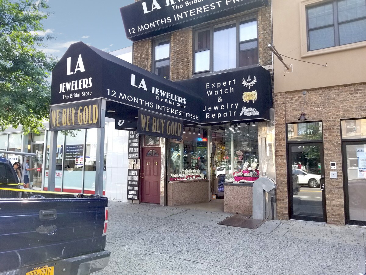 3115 Steinway St, Astoria, NY 11103