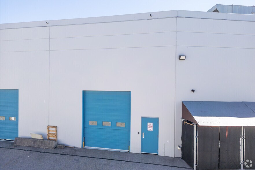 8755 Ash St, Vancouver, BC for lease - Building Photo - Image 3 of 18