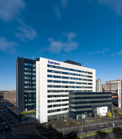 1225 Rue Saint-Charles O, Longueuil, QC for lease - Building Photo - Image 1 of 1