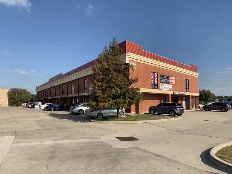 2640 Old Denton Rd, Carrollton, TX for lease - Building Photo - Image 1 of 4