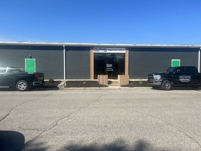 617 Walnut St, Jeffersonville, IN for lease - Building Photo - Image 2 of 16