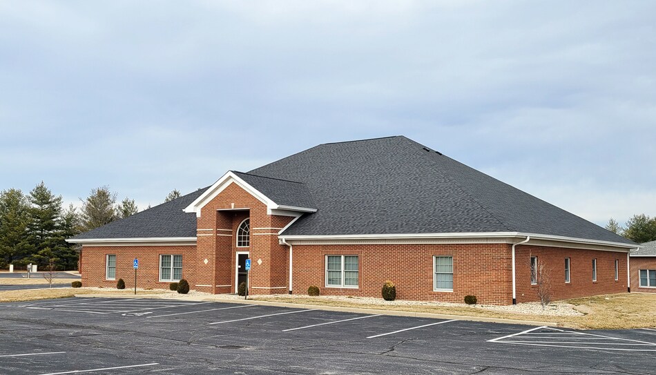 4980 Benchmark Centre Dr, Belleville, IL for lease - Building Photo - Image 1 of 9