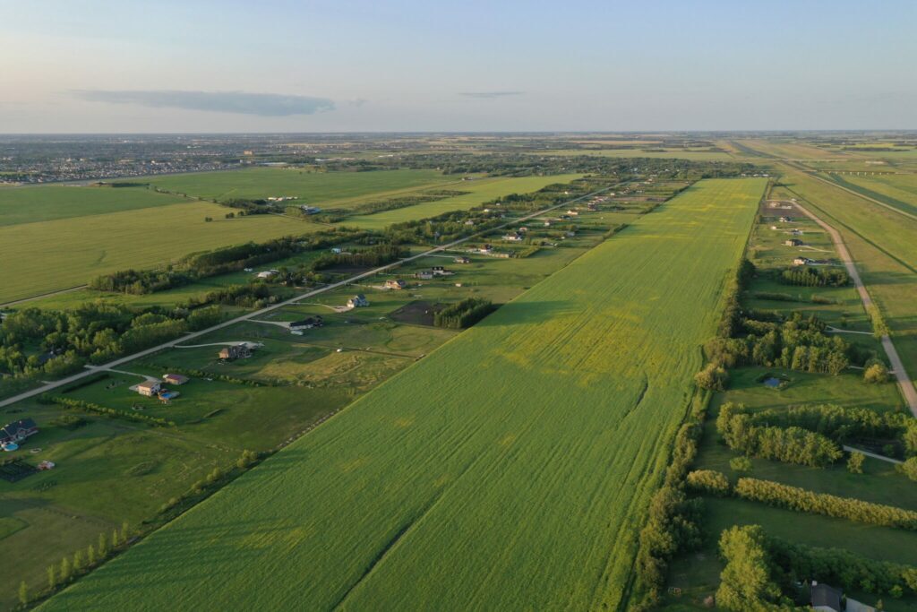 1924 St Anne's Rd, Winnipeg, MB for sale Primary Photo- Image 1 of 2