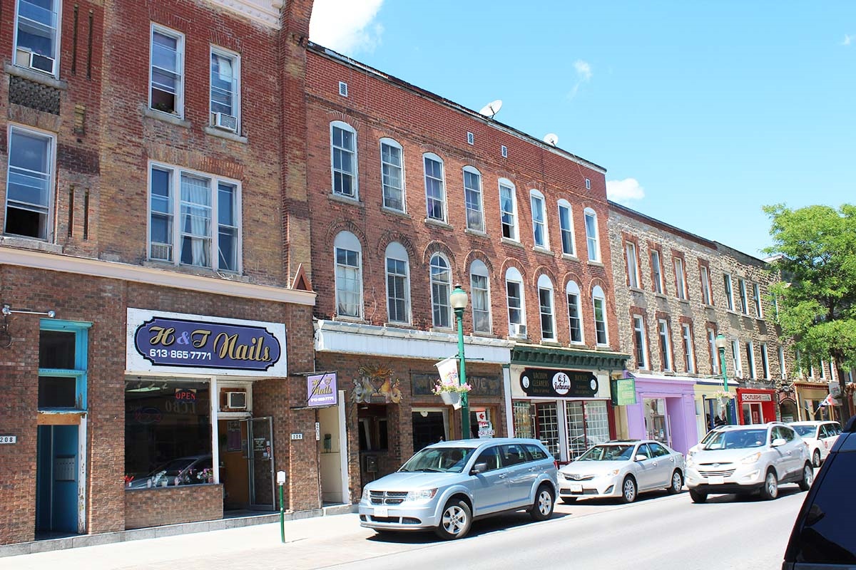 200-202 W King St, Brockville, ON for sale Primary Photo- Image 1 of 1