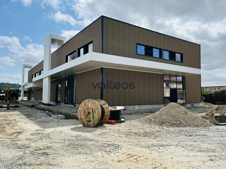 Flex in Pinsaguel for lease - Construction Photo - Image 1 of 8