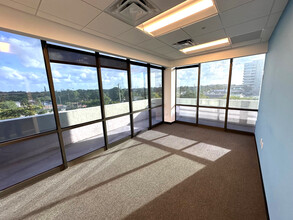 2090 Palm Beach Lakes Blvd, West Palm Beach, FL for lease Building Photo- Image 2 of 5