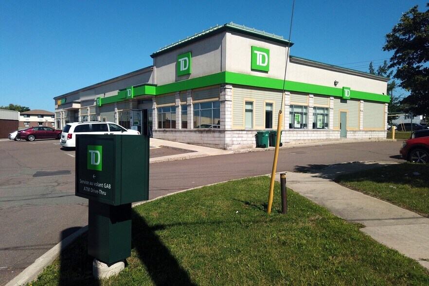 525 Regis St, Dieppe, NB for sale - Primary Photo - Image 1 of 1