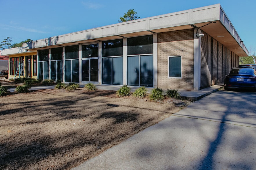 600 SW Broad St, Southern Pines, NC for lease - Building Photo - Image 3 of 6