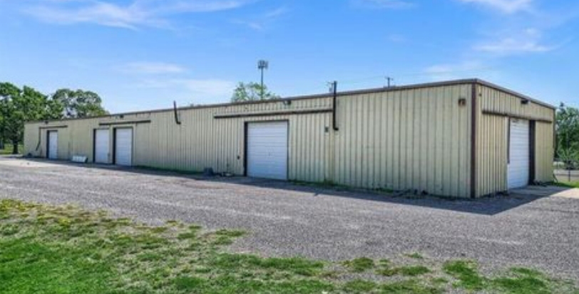 605 E Mulberry St, Sherman, TX for lease - Building Photo - Image 1 of 3