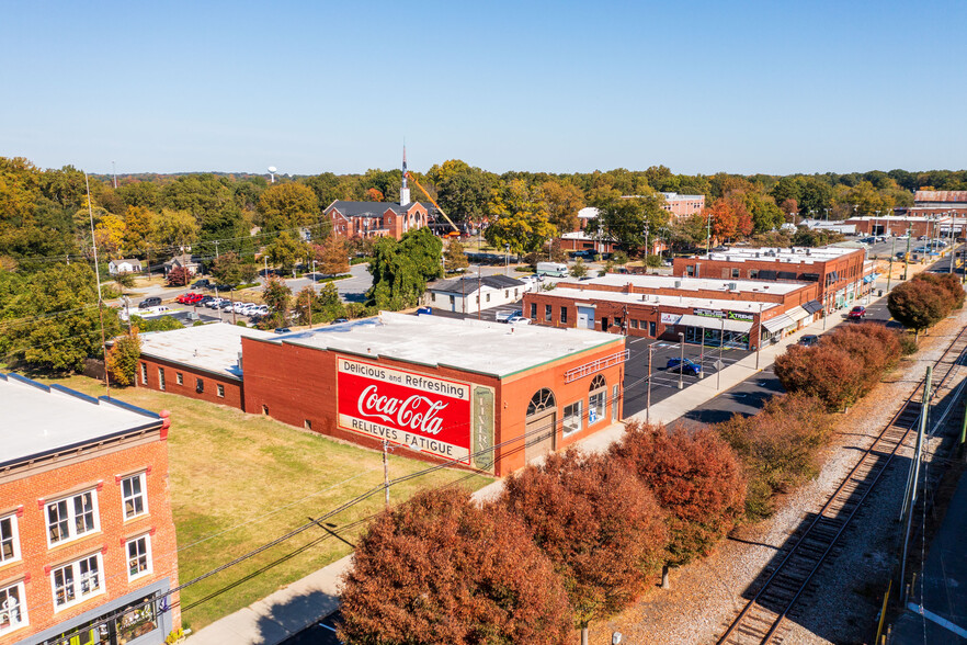 128-162 N Broad St, Mooresville, NC for lease - Building Photo - Image 3 of 15