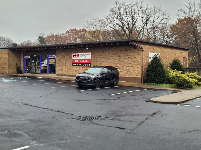 2735 Front St, Cuyahoga Falls, OH for lease - Building Photo - Image 1 of 3