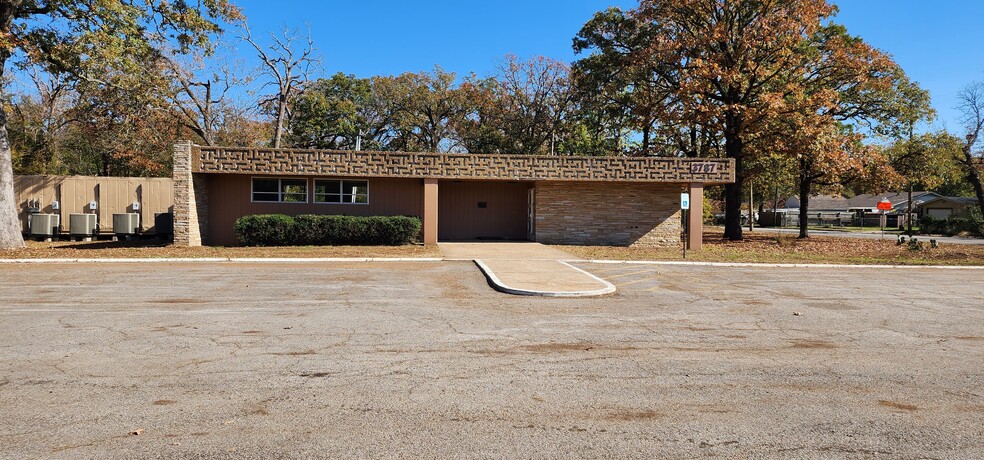 3787 NW Loop 286, Paris, TX for lease - Building Photo - Image 2 of 7