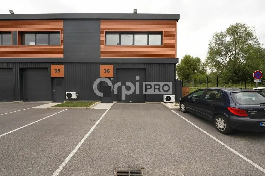 Flex in Vaulx-Milieu for lease - Building Photo - Image 3 of 23