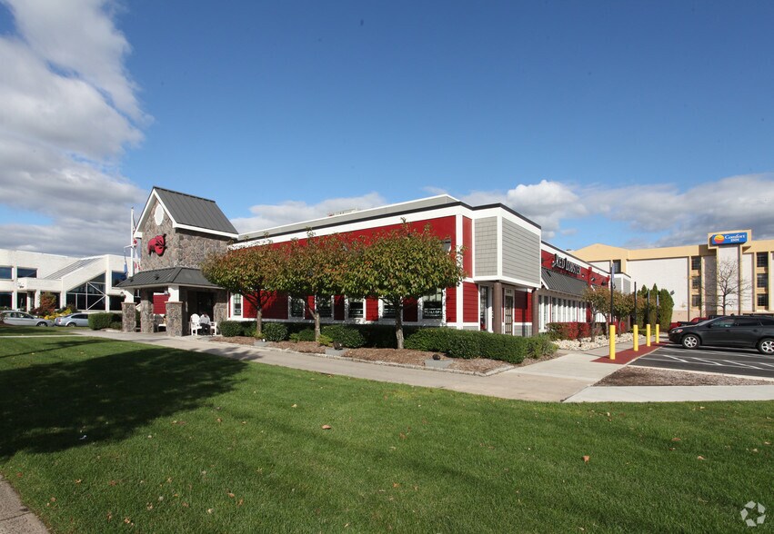 1324 Silas Deane Hwy, Wethersfield, CT for sale - Primary Photo - Image 1 of 1