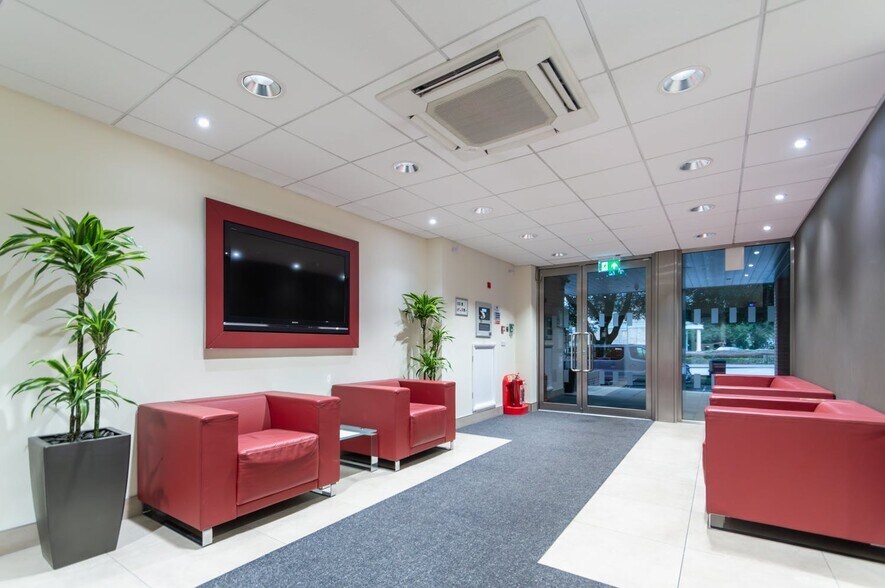 2 Poole Rd, Bournemouth for lease - Interior Photo - Image 2 of 6