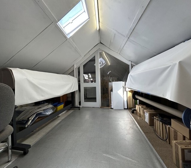 253 Wyndham Ln, Plymouth for sale - Interior Photo - Image 2 of 8