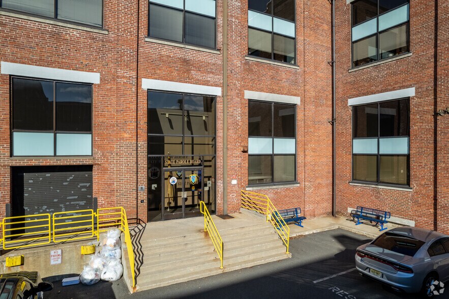 171 Jersey St, Trenton, NJ for lease - Building Photo - Image 3 of 11