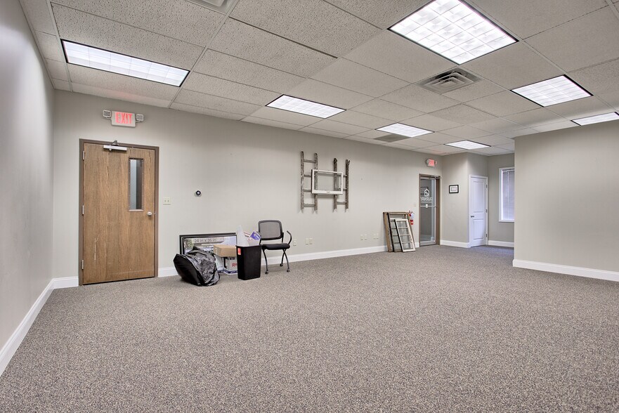 3 Club Centre Ct, Edwardsville, IL for lease - Building Photo - Image 3 of 15