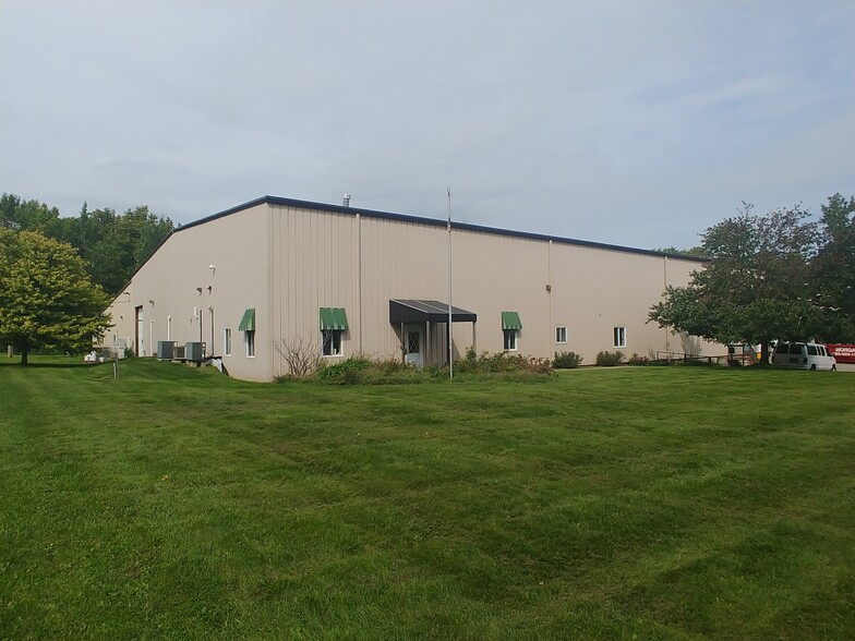 5560 Airport Rd, Canandaigua, NY for sale - Primary Photo - Image 1 of 1