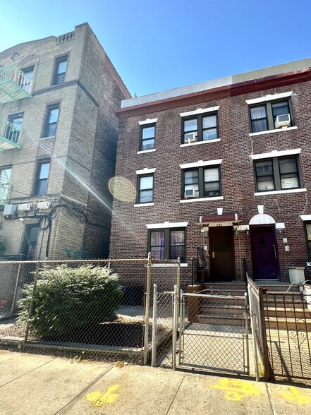 688 Rogers Ave, Brooklyn, NY for sale - Building Photo - Image 2 of 4