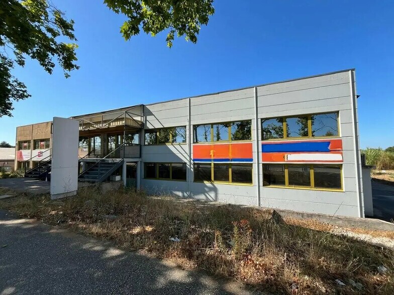 Flex in Vitrolles for lease - Building Photo - Image 3 of 12