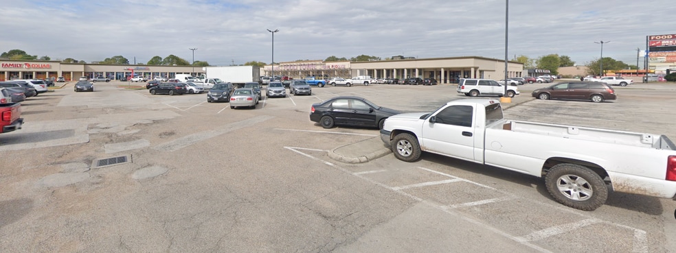 5305-5377 Antoine Dr, Houston, TX for lease - Building Photo - Image 2 of 2