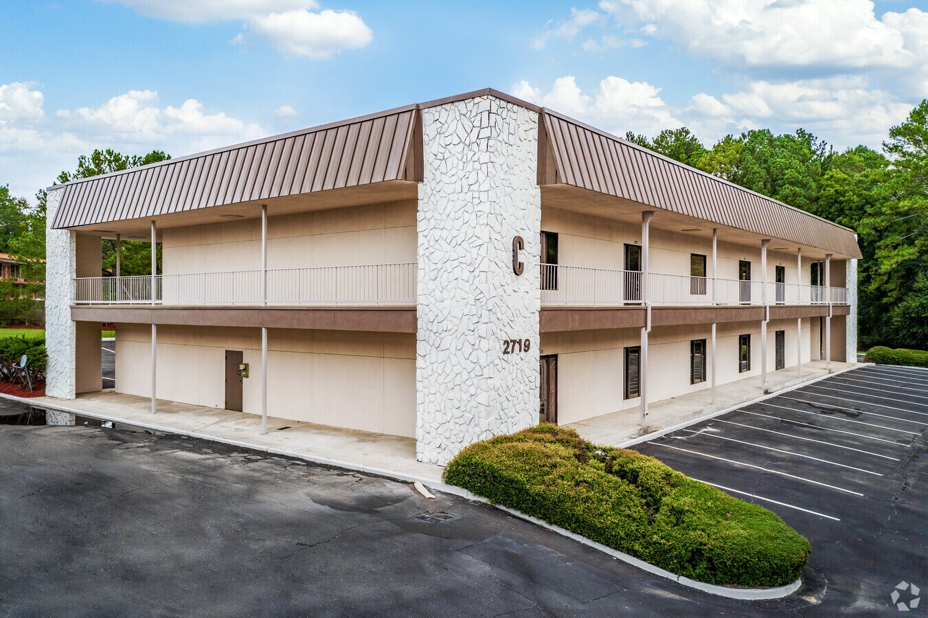 2715 Sheraton Dr, Macon, GA 31204