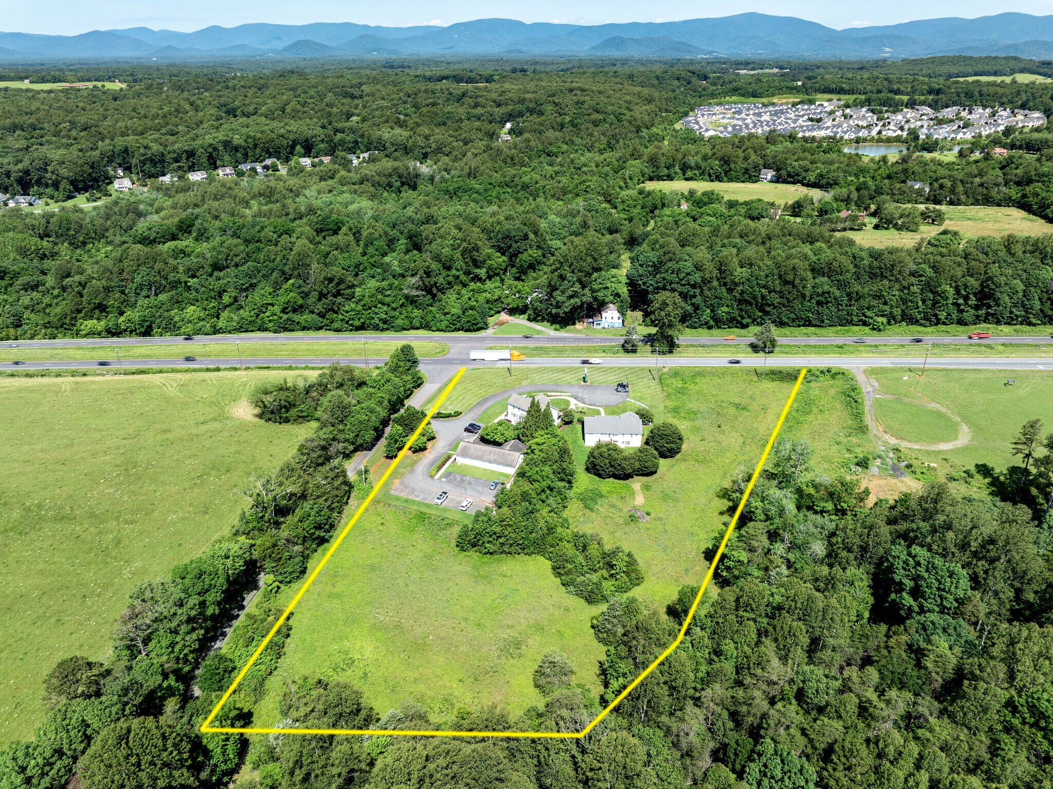 65 Deane Rd, Ruckersville, VA for sale Primary Photo- Image 1 of 19