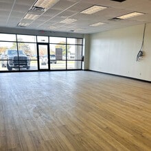 200 SE Washington Blvd, Bartlesville, OK for lease Interior Photo- Image 2 of 3