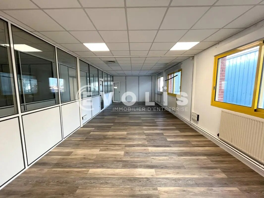 Office in Camon for lease Interior Photo- Image 1 of 10